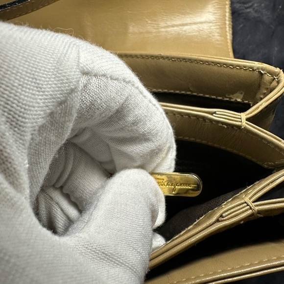 Ferragamo Tan Leather Crossbody Bag Vintage - Picture 15 of 16